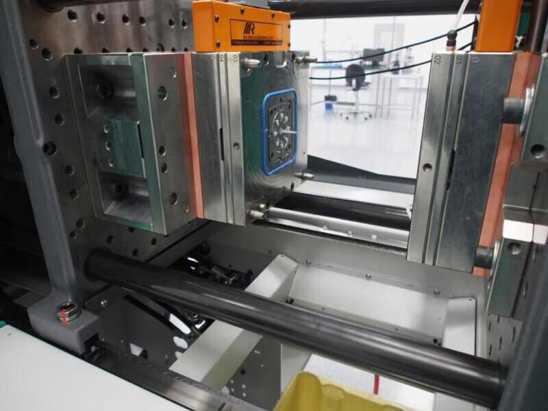 OLYMPUS DIGITAL CAMERA Liquid Silicone Rubber Press with Tooling